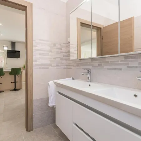 Summer House * Bukovic