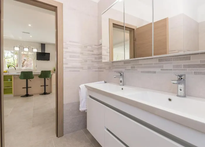 Summer House * Bukovic