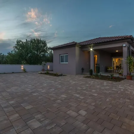 Summer House Vila Bukovic