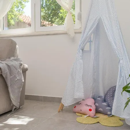 Summer House *