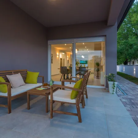 Villa Summer House *