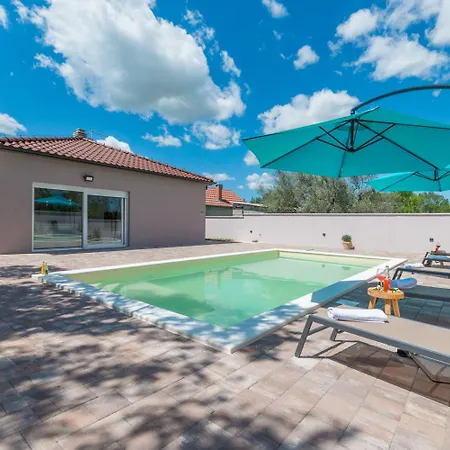Summer House Villa *
